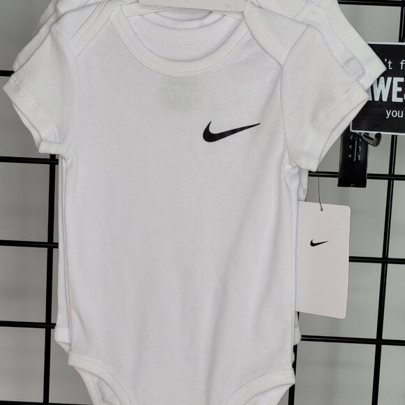 Adorable White Nike 3-Piece Onesie Set | Sizes 12 Months - Picture 6 of 12